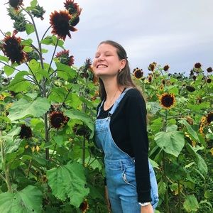 Meet your Posher, Abigail